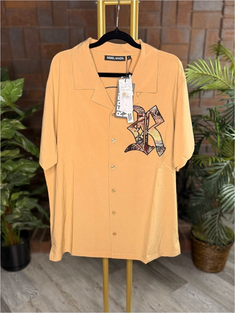 Rebel Minds Rebel Life Graphic Button Up Shirt Tan Men’s Size L NWT